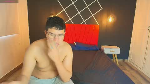 Snapshot of logan_chloe chatting on 11.24.25 Logan and Chloe online show from 11.24.25