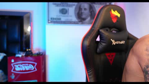 logan_hugh8 online show from 02.28.25