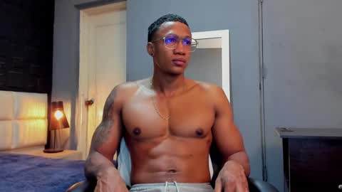 Snapshot of logan_varela chatting on 01.03.25 logan_varela online show from 01.03.25