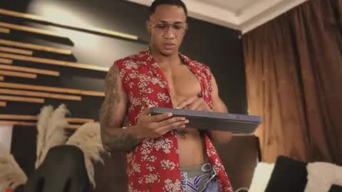 Snapshot of logan_varela chatting on 01.26.25 logan_varela online show from 01.26.25