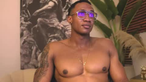 Snapshot of logan_varela chatting on 02.11.25 logan_varela online show from 02.11.25