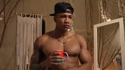 Snapshot of logan_varela chatting on 09.19.25 logan_varela online show from 09.19.25