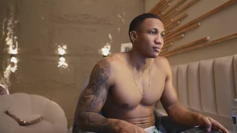 Snapshot of logan_varela chatting on 03.12.26 logan_varela online show from 03.12.26