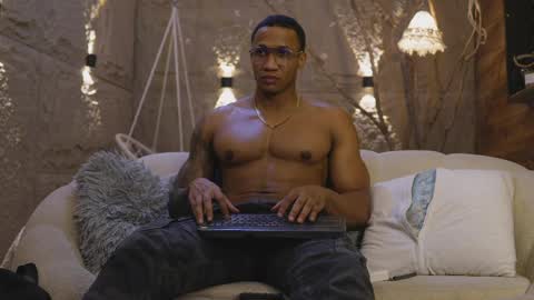 logan_varela online show from 03.27.26