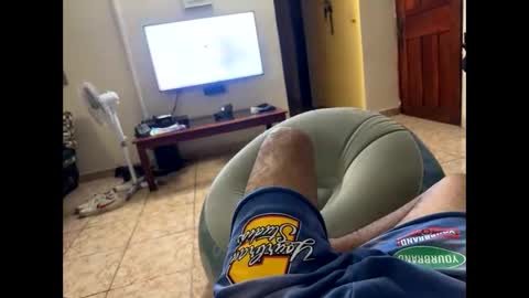 Snapshot of logandaimond chatting on 11.20.25 logandaimond online show from 11.20.25