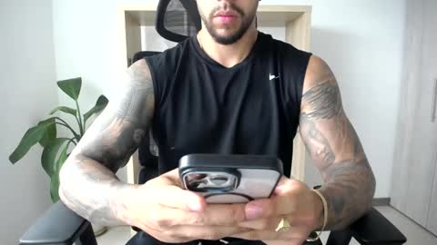 Snapshot of loganhod chatting on 05.18.26 Logan Wolfp online show from 05.18.26