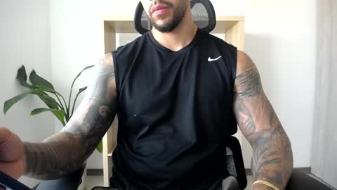 Snapshot of loganhod chatting on 05.19.26 Logan Wolfp online show from 05.19.26