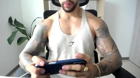 Snapshot of loganhod chatting on 05.25.26 Logan Wolfp online show from 05.25.26