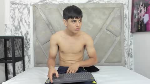 Snapshot of loganjhonson chatting on 10.11.25 loganjhonson online show from 10.11.25