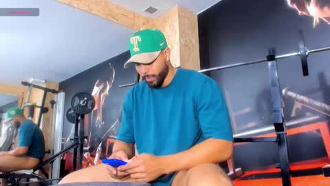 Snapshot of logansimmons chatting on 11.15.25 U can call me Logan online show from 11.15.25