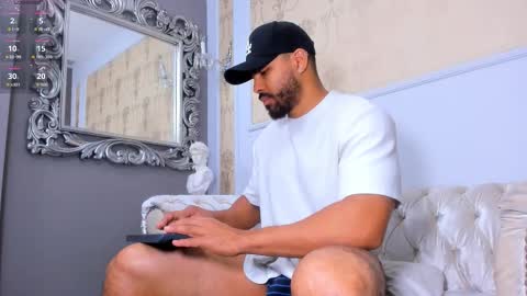 Snapshot of logansimmons chatting on 11.19.25 U can call me Logan online show from 11.19.25