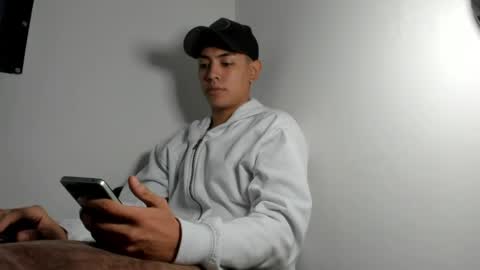 logantwink18 online show from 04.18.26