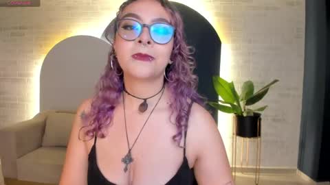 Snapshot of loiseharper chatting on 05.08.26 Loise online show from 05.08.26
