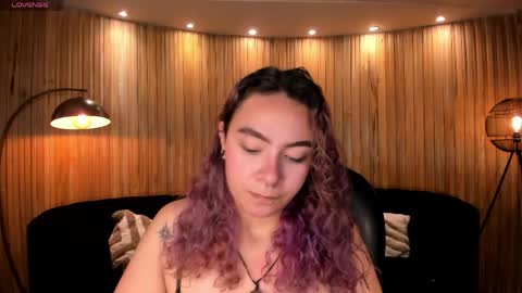 Snapshot of loiseharper chatting on 05.23.26 Loise online show from 05.23.26