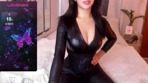 Snapshot of loisewilliams chatting on 01.09.26 Mistress L online show from 01.09.26