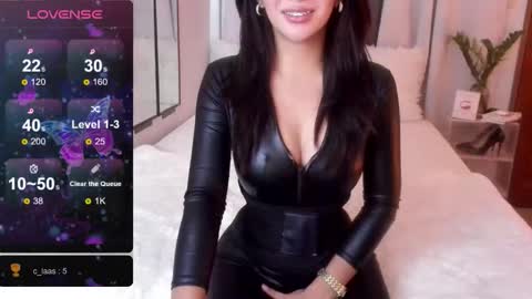 Snapshot of loisewilliams chatting on 02.18.26 Mistress L online show from 02.18.26