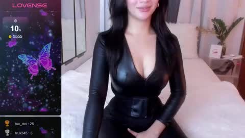 Snapshot of loisewilliams chatting on 02.28.26 Mistress L online show from 02.28.26
