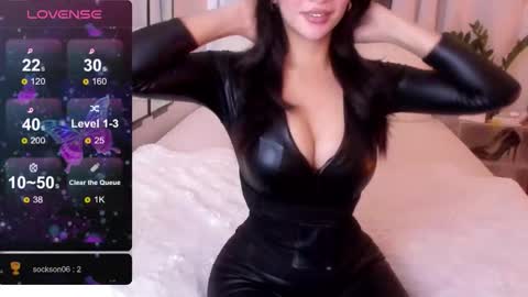 Snapshot of loisewilliams chatting on 03.07.26 Mistress L online show from 03.07.26