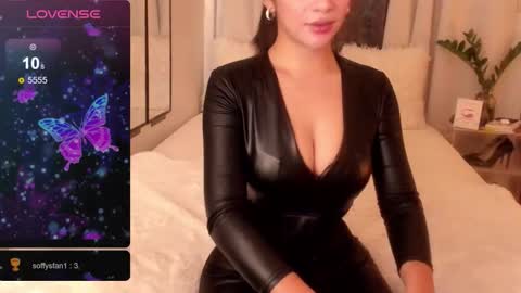 Snapshot of loisewilliams chatting on 03.09.26 Mistress L online show from 03.09.26