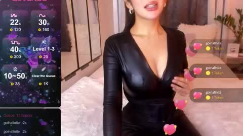 Snapshot of loisewilliams chatting on 03.30.26 Mistress L online show from 03.30.26