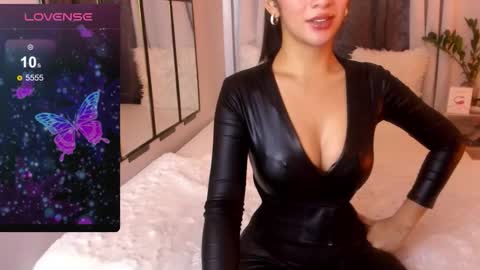 Snapshot of loisewilliams chatting on 03.31.26 Mistress L online show from 03.31.26
