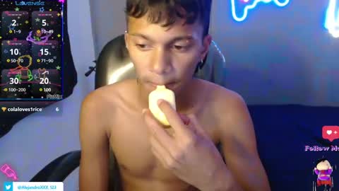 Snapshot of loistwink_1 chatting on 03.06.25 LOUIS online show from 03.06.25