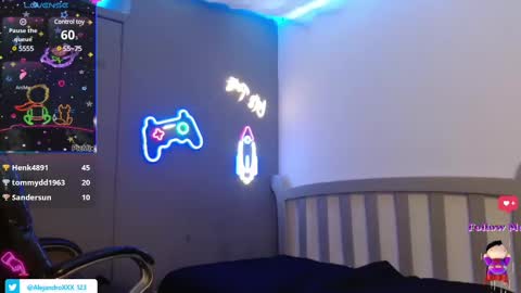 Snapshot of loistwink_1 chatting on 03.06.25 LOUIS online show from 03.06.25