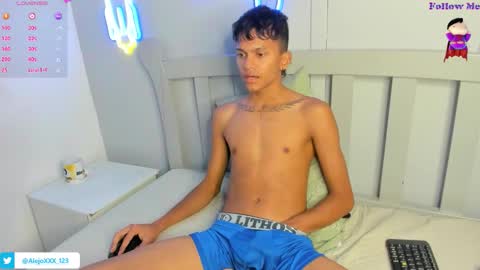 Snapshot of loistwink_1 chatting on 10.27.25 LOUIS online show from 10.27.25