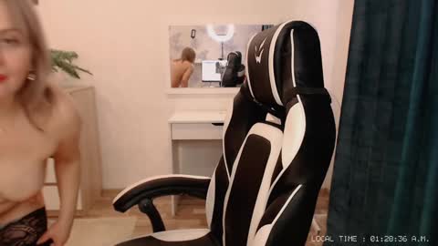  Lola  online show from 02.23.25