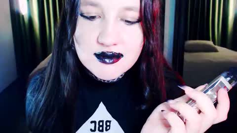 Snapshot of lola_chi chatting on 10.13.25 Lola Chi online show from 10.13.25