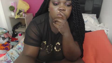 lola_honney online show from 01.17.25