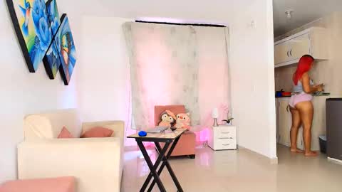 Snapshot of lola_lustrum chatting on 05.17.26 lola_lustrum online show from 05.17.26