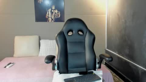 lola red online show from 02.28.26