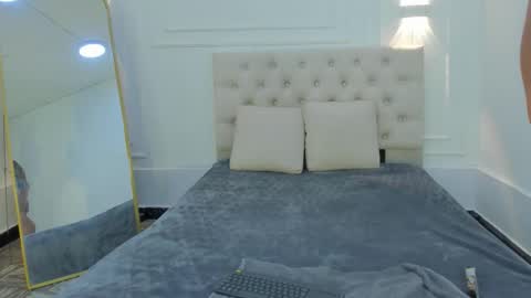 lola red online show from 03.28.26