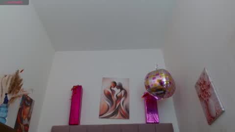 Snapshot of lola_wish chatting on 10.15.25 lola_wish online show from 10.15.25