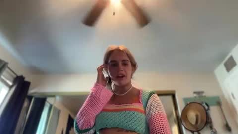 Snapshot of lolaa555 chatting on 06.21.26 lolaa555 online show from 06.21.26