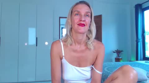 Lola online show from 02.03.26