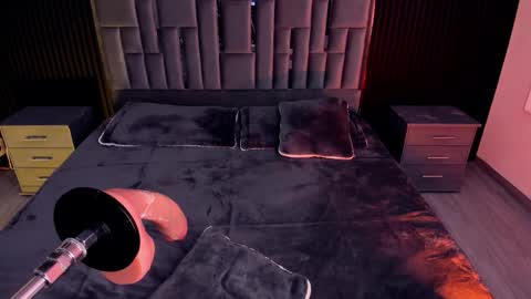 Snapshot of lolaangellx chatting on 09.18.25 Lola Angel online show from 09.18.25