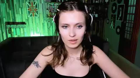Snapshot of lolaasmus chatting on 06.12.26 I consider myself the god Loki but life just calls me LOL online show from 06.12.26
