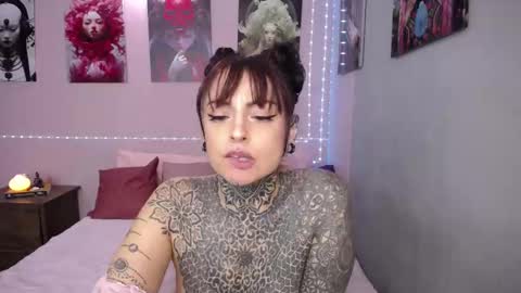 Snapshot of lolabrouse__ chatting on 09.25.25 Lola online show from 09.25.25