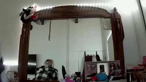 Lola Lixx online show from 12.20.25