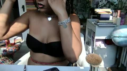 Snapshot of lolalustful chatting on 07.14.26 Lola Lustful online show from 07.14.26