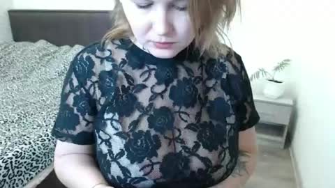 Snapshot of lolamyr chatting on 02.18.26 kiss online show from 02.18.26