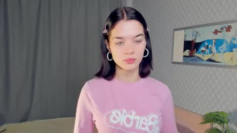 Snapshot of lolasoltren chatting on 12.18.25 Tsarina online show from 12.18.25