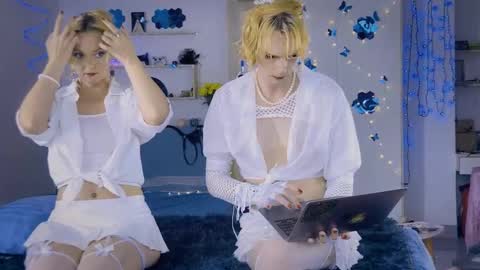 lolaspaists online show from 11.23.25