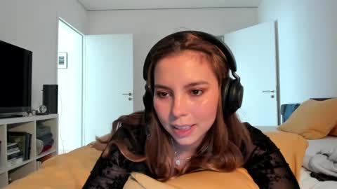 Lola doll online show from 04.18.26