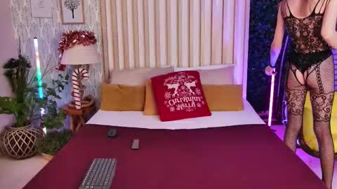 Lola online show from 12.17.25