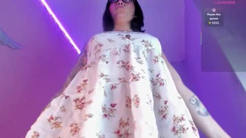 Snapshot of lolaxxxperiience chatting on 12.15.25 Lola online show from 12.15.25