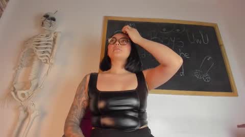 Snapshot of lolaxxxperiience chatting on 01.12.26 Lola online show from 01.12.26