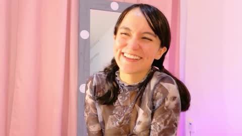 Snapshot of lolayun chatting on 10.21.25 Lola online show from 10.21.25